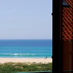 Supertubos Beach Хостел *