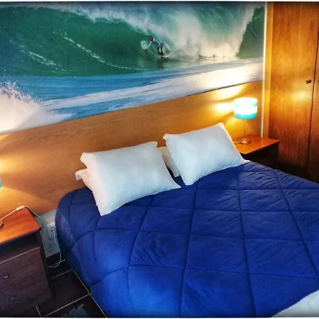 Supertubos Hostel *