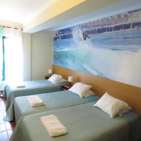 Supertubos Hostel *