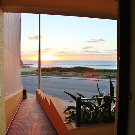 Supertubos Beach Vandrerhjem