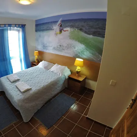 Supertubos Hostel *