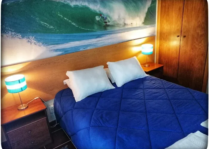 Supertubos Beach Хостел *