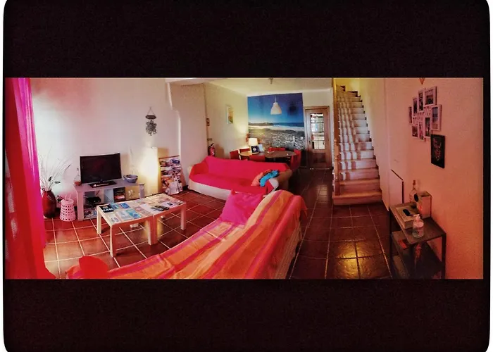 Хостел Supertubos Beach *