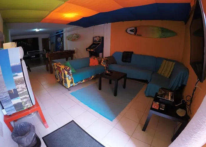 Supertubos Beach Хостел Атогиа-да-Балейя