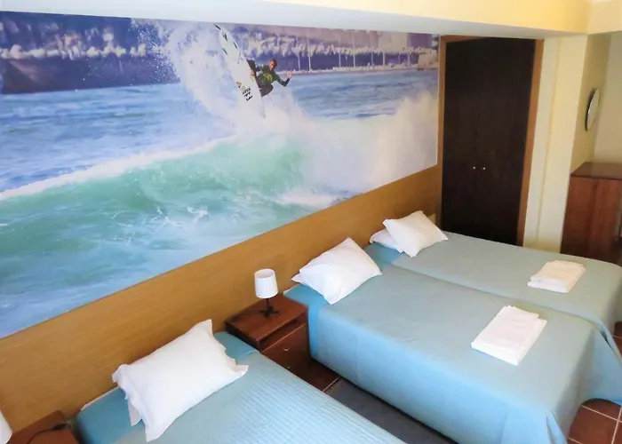 Хостел Supertubos Beach *