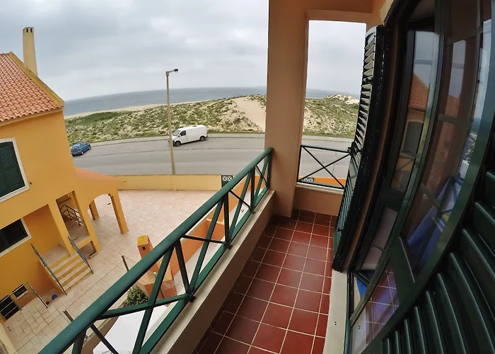 Supertubos Beach Хостел