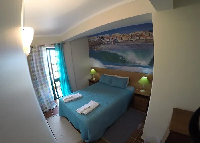 Supertubos Beach * Атогиа-да-Балейя