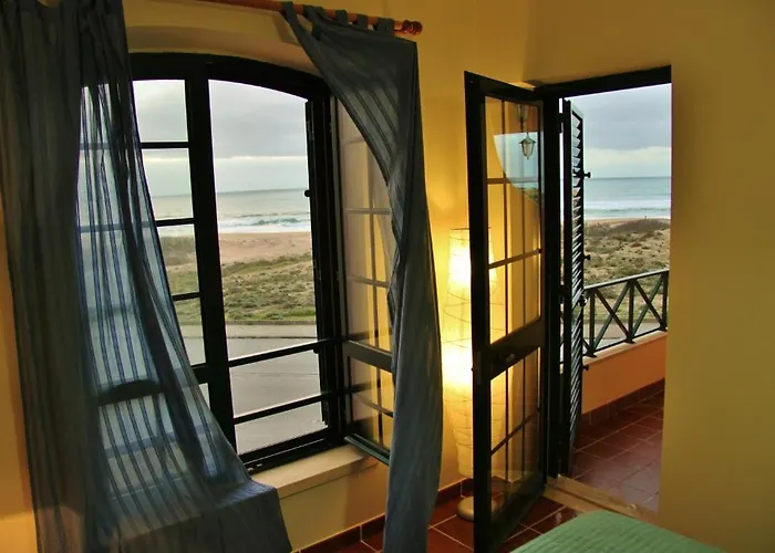 Supertubos Beach Хостел Атогиа-да-Балейя