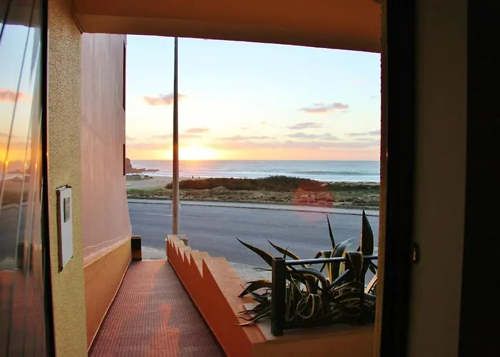 Supertubos Beach Хостел