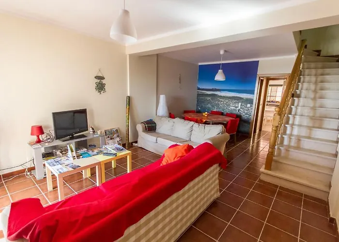 Хостел Supertubos Beach Атогиа-да-Балейя