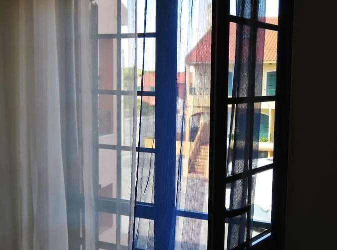 Хостел Supertubos Beach Атогиа-да-Балейя