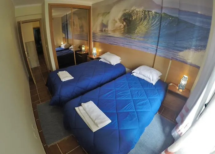 Хостел Supertubos Beach *