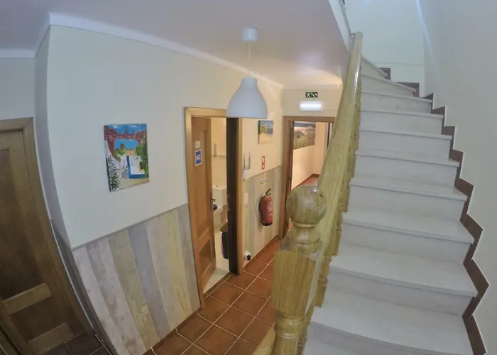 Supertubos Beach Хостел *