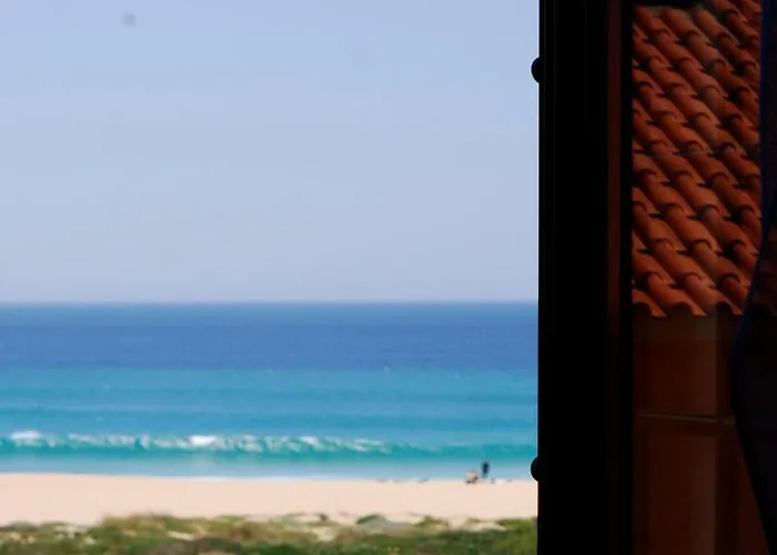 Supertubos Beach Хостел *