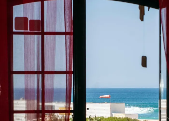 Supertubos Beach Хостел Атогиа-да-Балейя